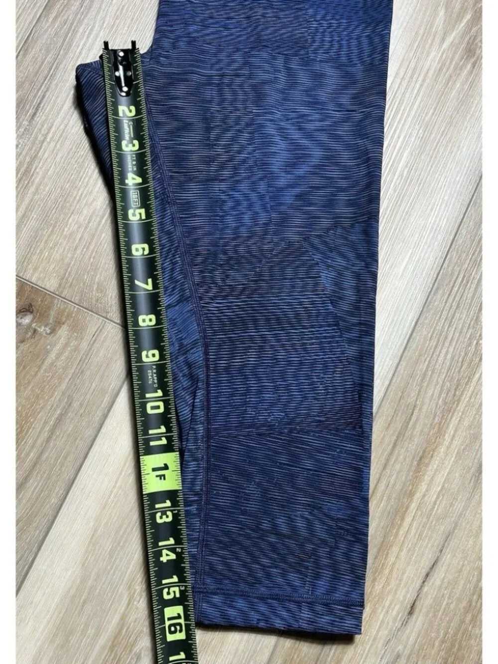 Lululemon Blue Pattern Wunder Under Cropped Leggings - Women Size 6